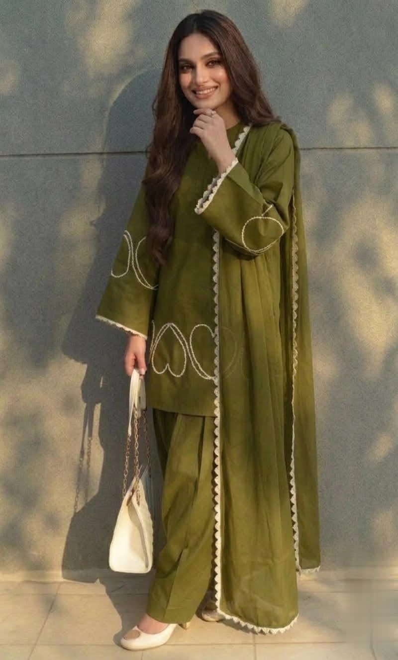 Heart Bloom Cotton Silk Short Kurta With Farshi Shalwar & Chiffon Dupatta.