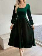 Women’s Elegant Green Gown – Full-Length A-Line Dress with Puffed Sleeves, Structured Bodice & Train Hem