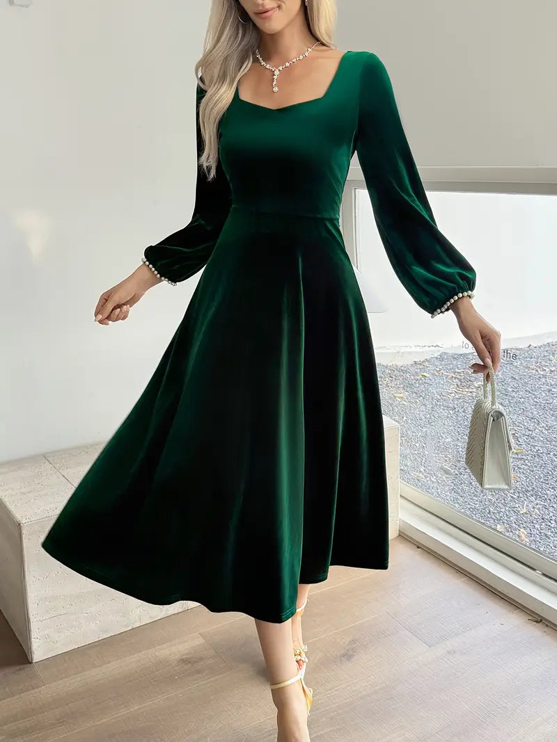 Women’s Elegant Green Gown – Full-Length A-Line Dress with Puffed Sleeves, Structured Bodice & Train Hem
