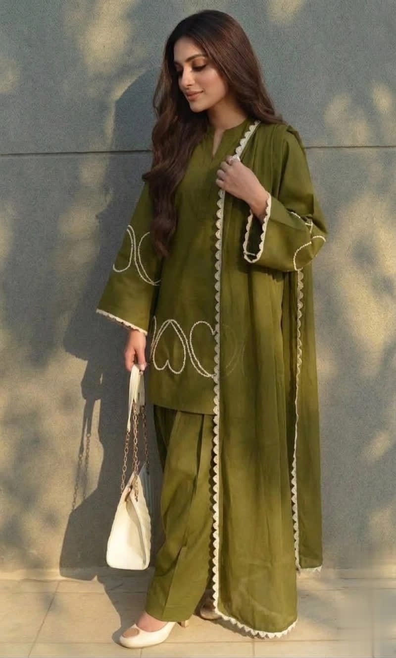 Heart Bloom Cotton Silk Short Kurta With Farshi Shalwar & Chiffon Dupatta.